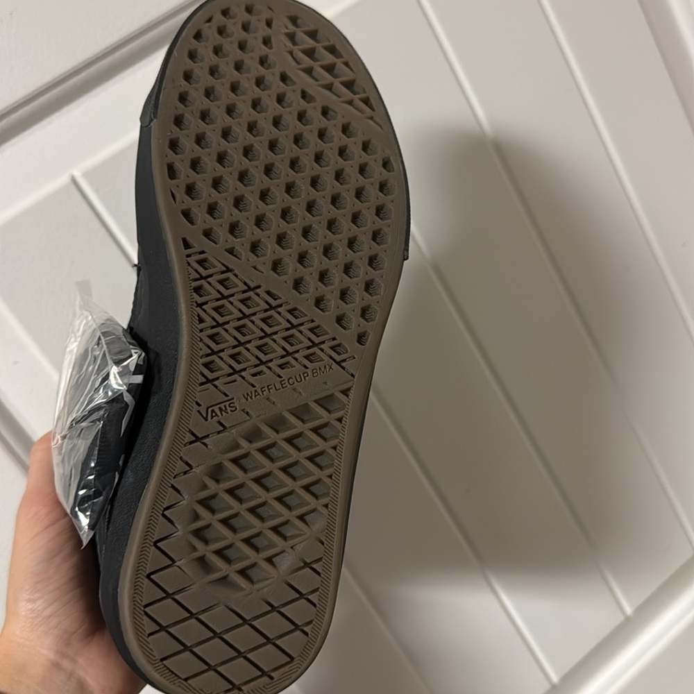 VANS - Picture 3 of 3
